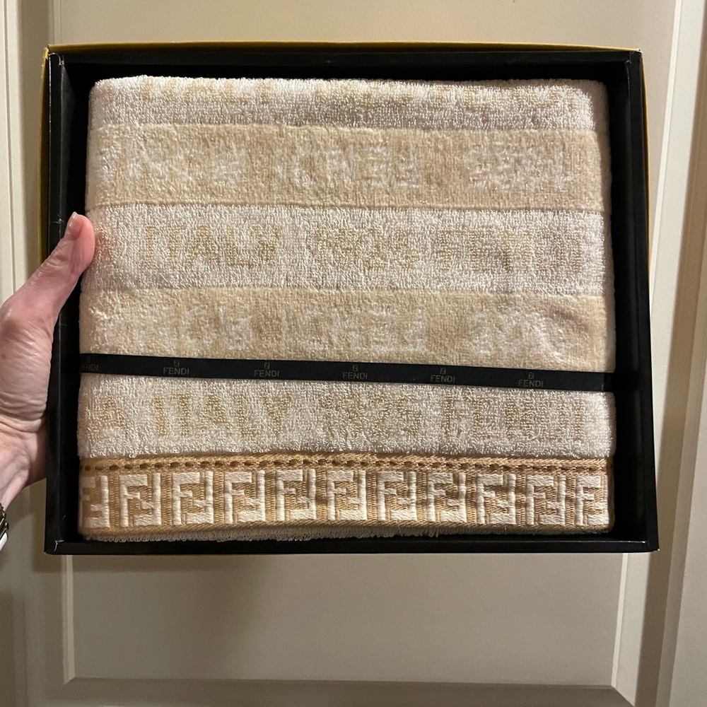 Fendi Cream Bath Towel Set